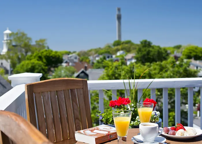 Benchmark Inn